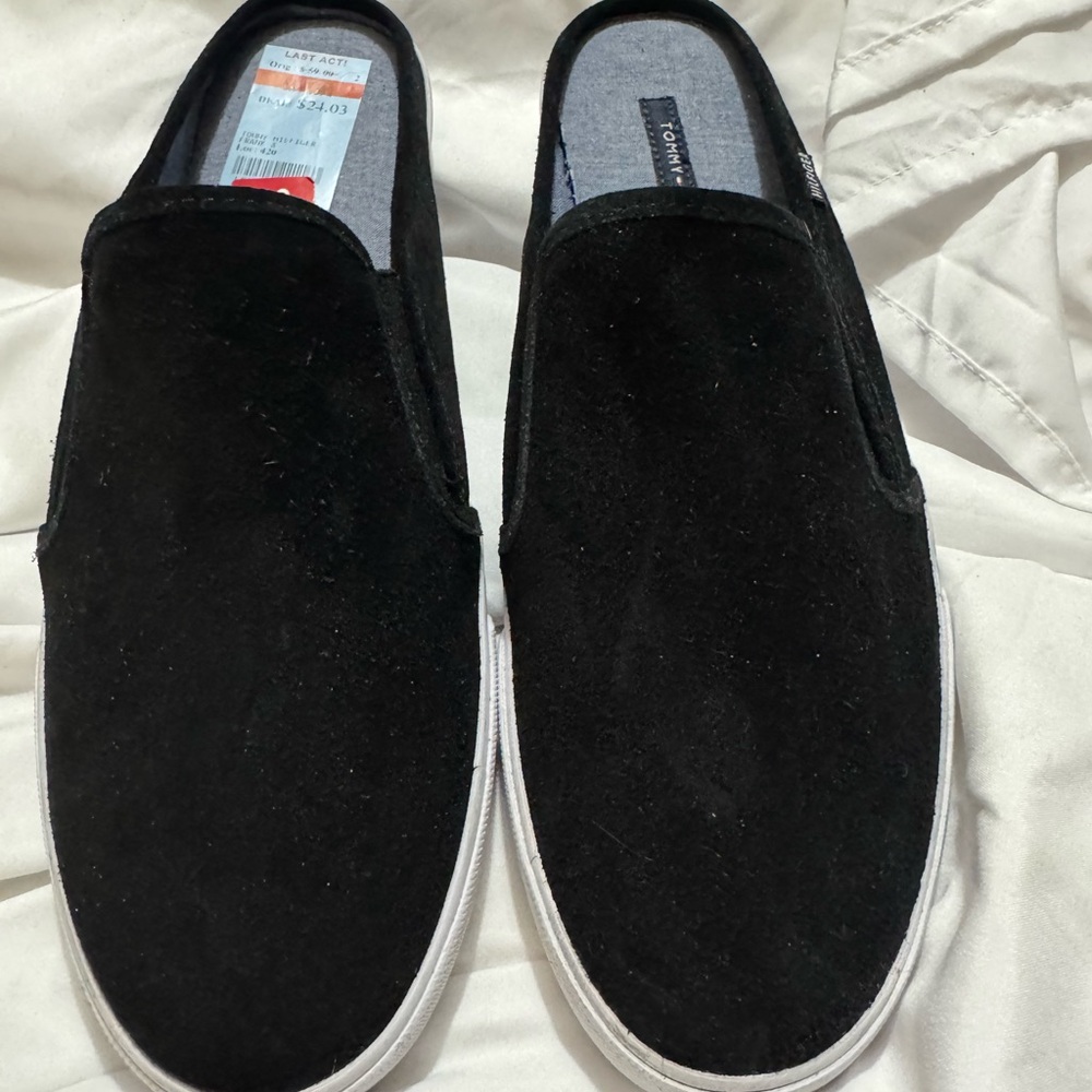 Tommy Hilfiger Women’s Black Slip-On Loafers